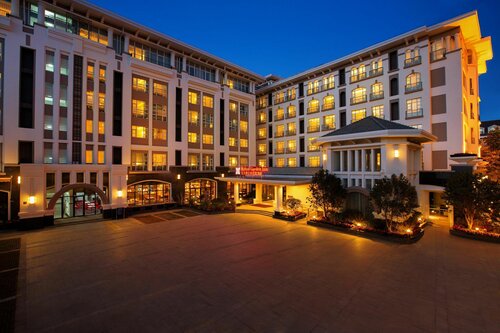 Гостиница Hilton Garden Inn Lijiang в Лицзяне