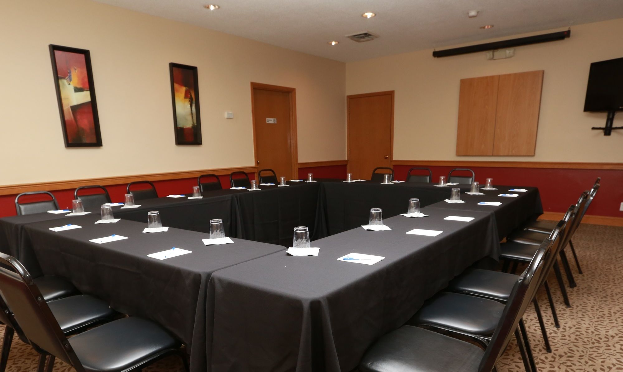 Фото Sterling Hotel and Suites