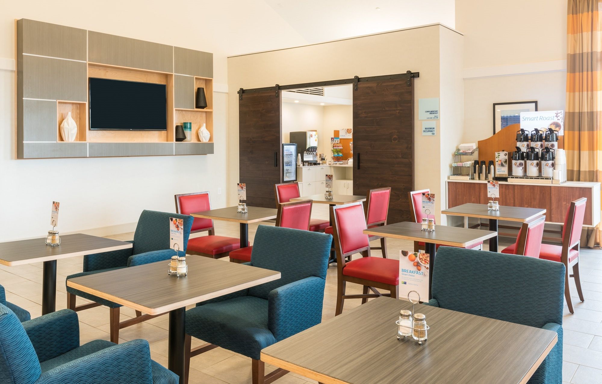 Фото Holiday Inn Express & Suites Springfield