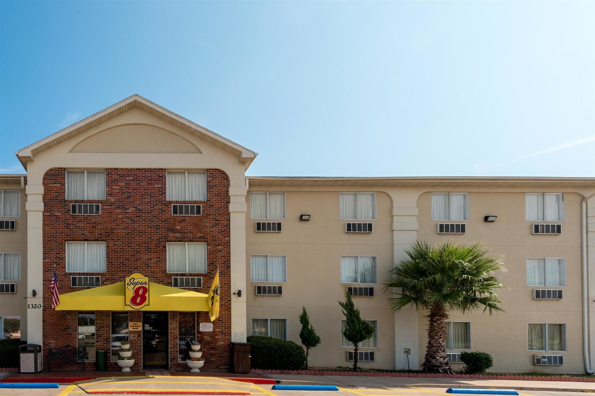 Фото Super 8 by Wyndham Waco University Area