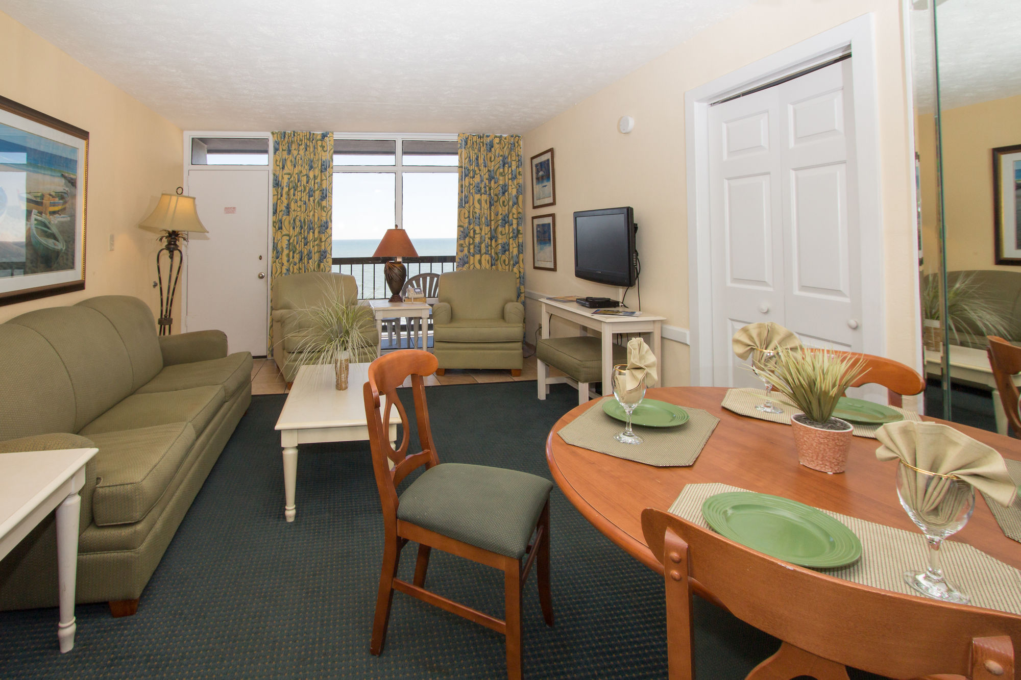 Фото Schooner Beach and Racquet Club by Capital Vacations