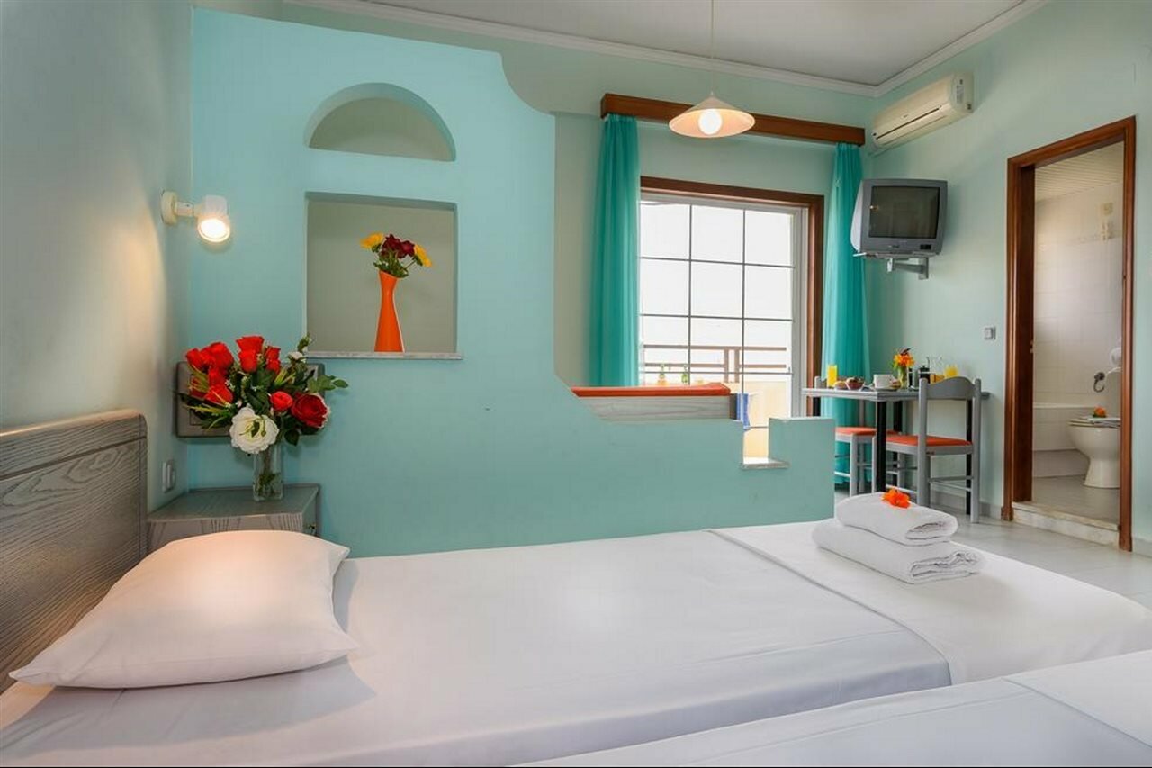 Фото Louladakis Apartments