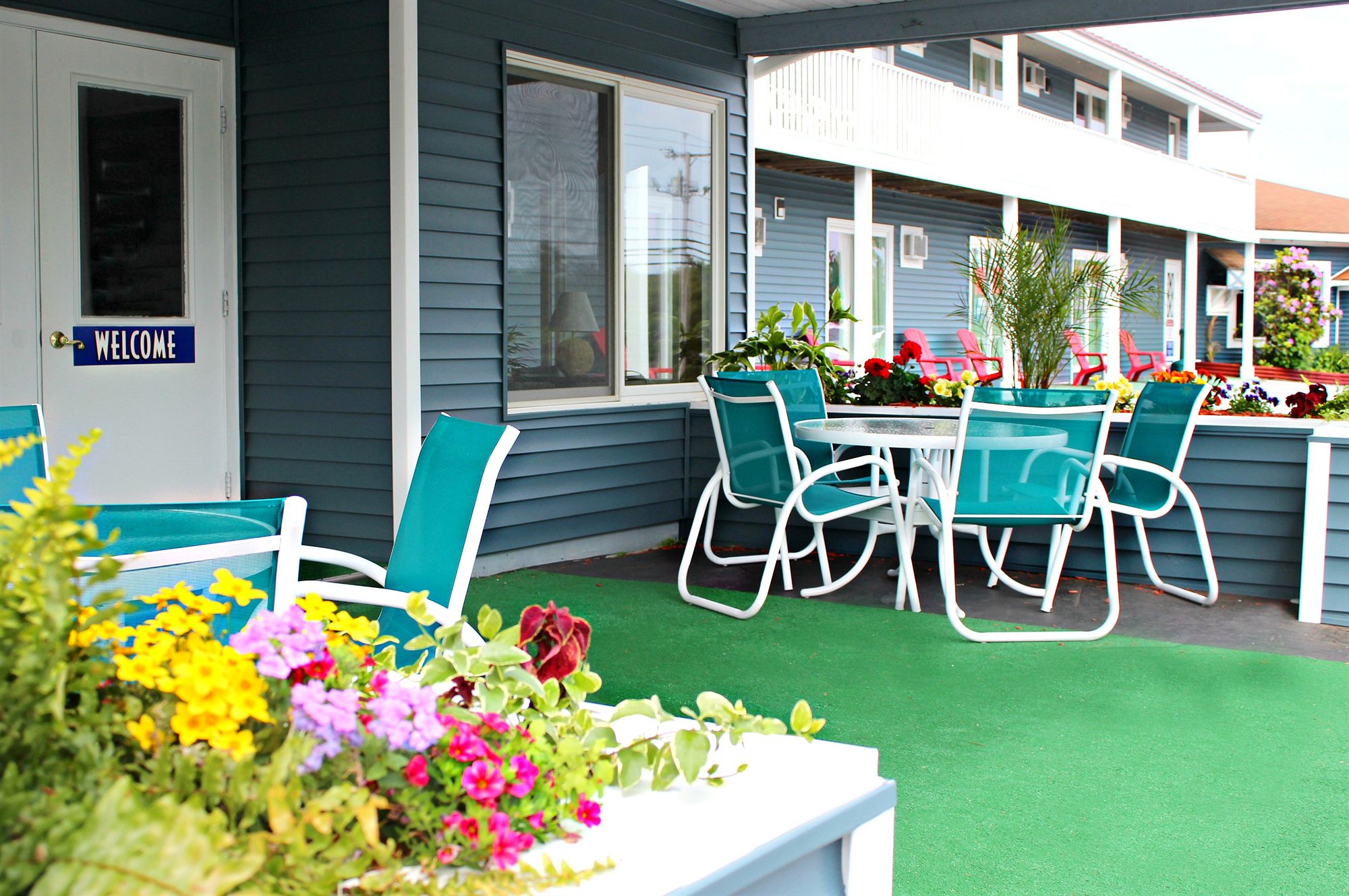 Фото Colonial Inn Ellsworth