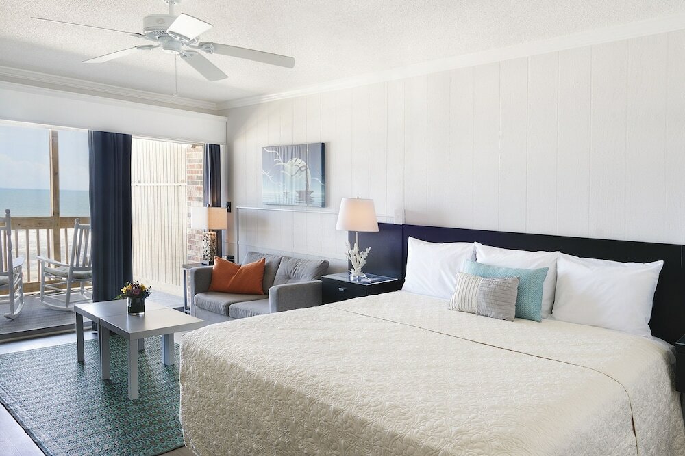 Фото The Oceanfront Litchfield Inn