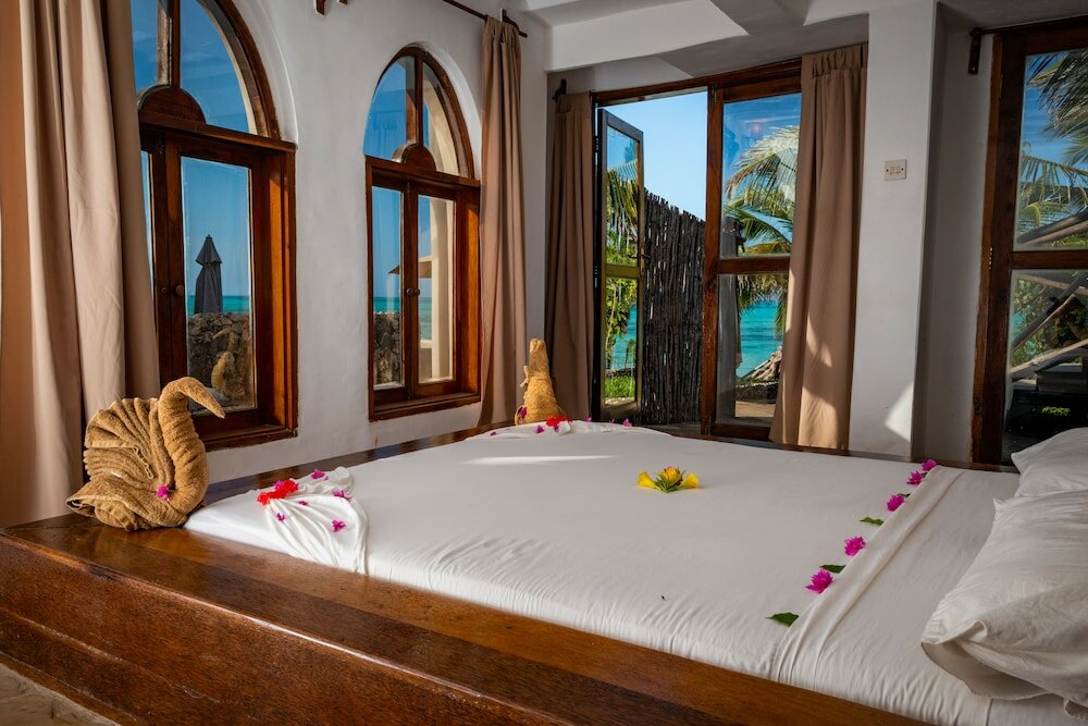 Фото Coral Rocks Hotel & Restaurant