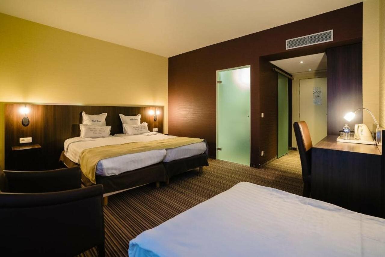 Фото Europe Hotel