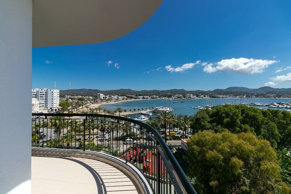 Фото The Red Hotel by Ibiza Feeling 