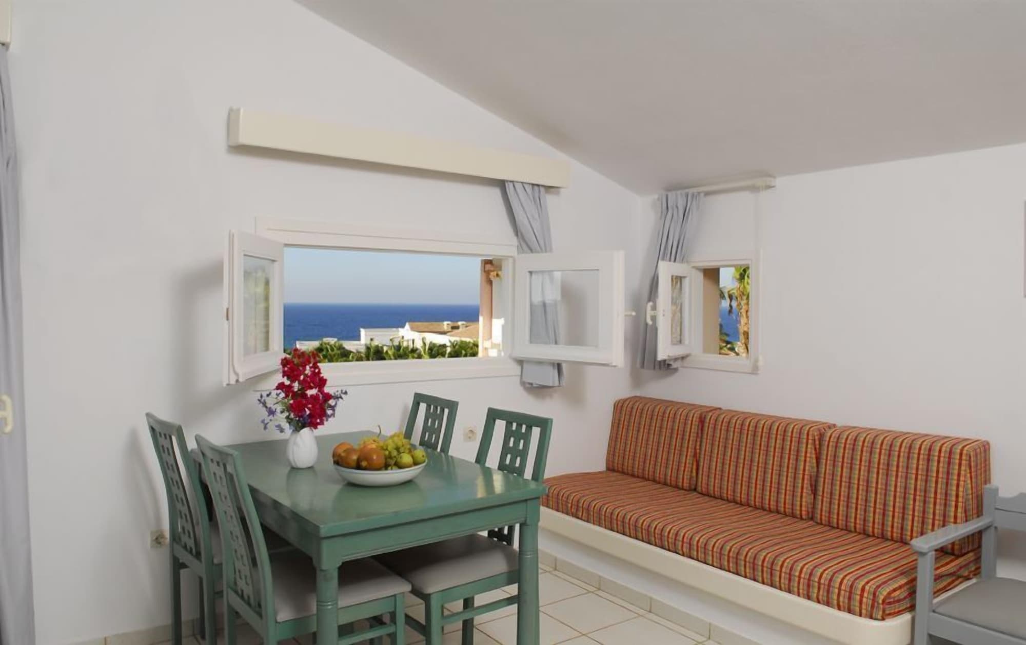 Фото Golden Dream Apartments