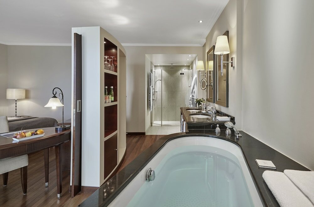 Фото Lebenberg Schlosshotel-Kitzbühel