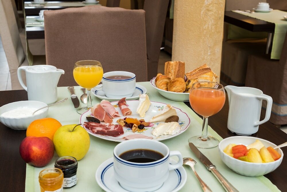 Фото The Originals Boutique, Hostellerie des Trois Pigeons