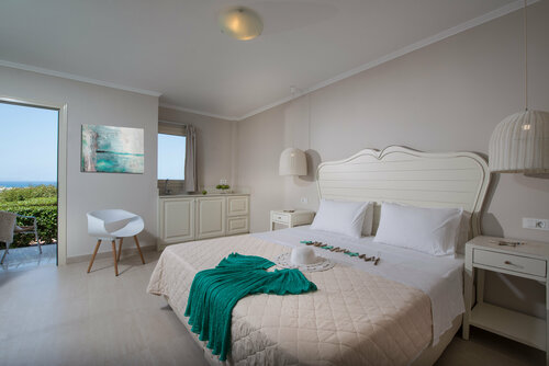 Внешний вид отеля Notos Heights Hotel & Suites в Муниципальной единице Малионе, фото 4