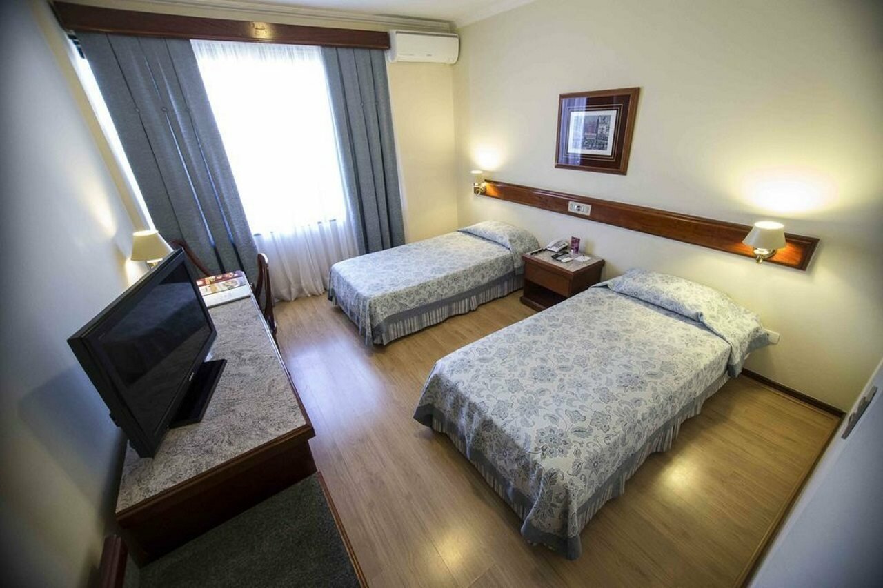 Фото Lizon Curitiba Hotel