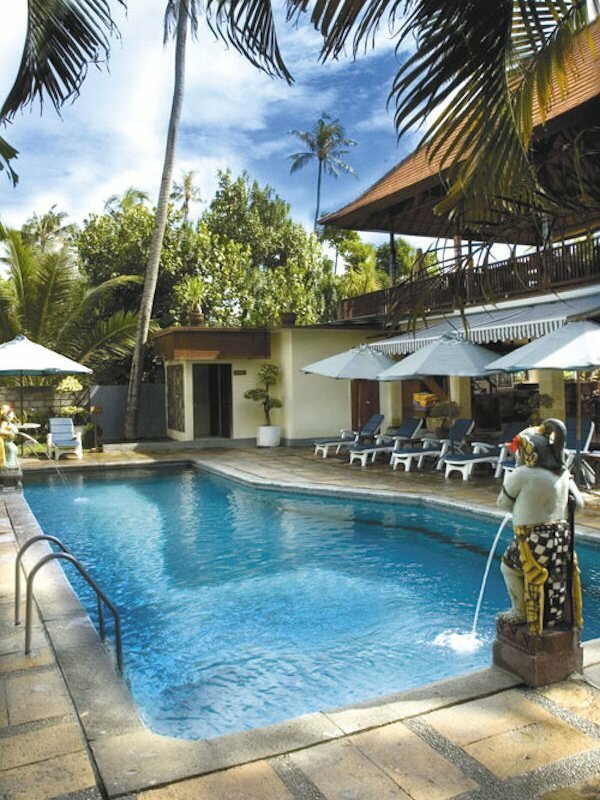 Фото Respati Beach Hotel