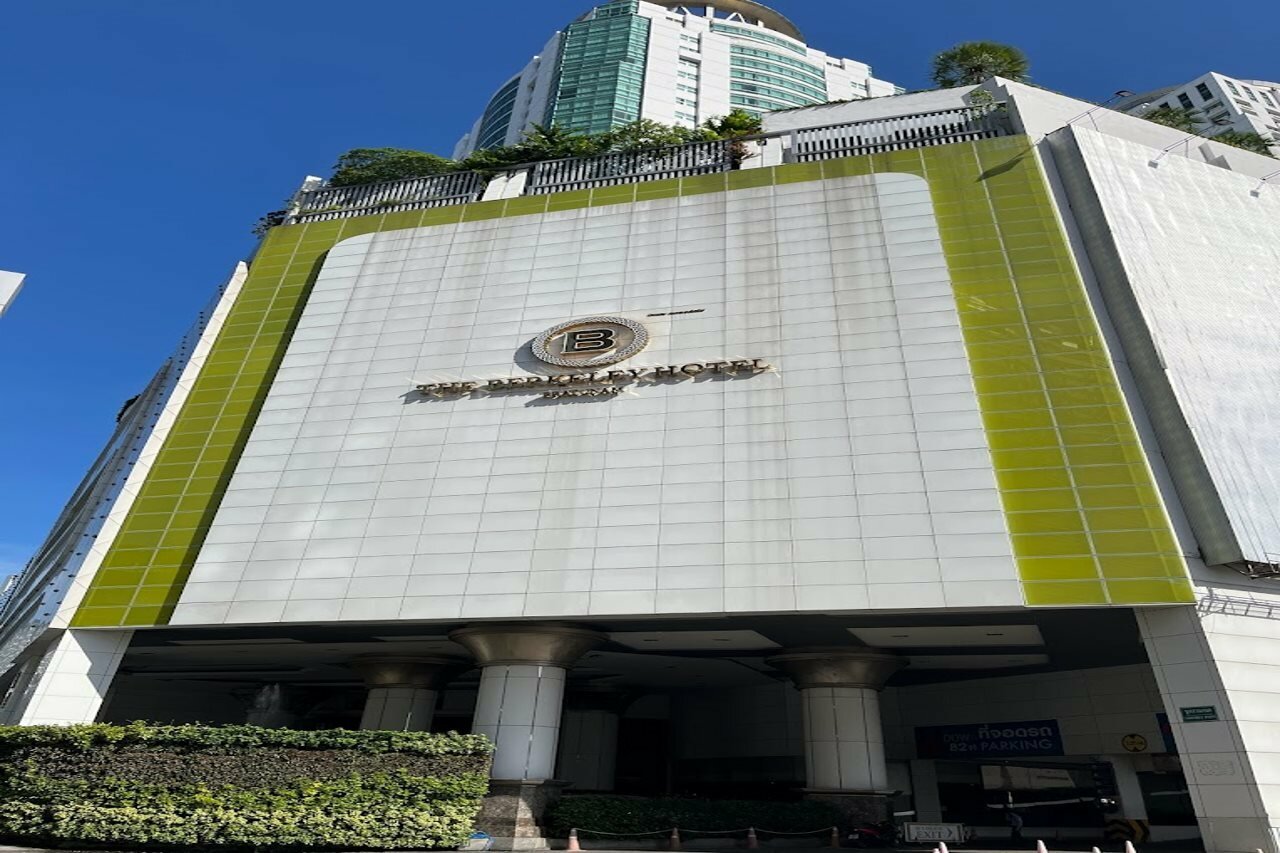 Фото The Berkeley Hotel Pratunam