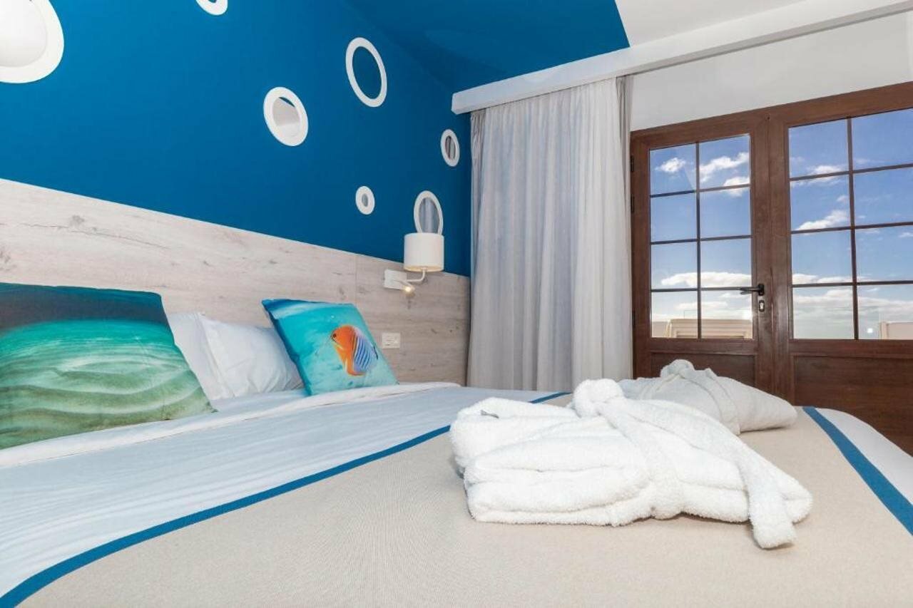 Фото R2 Bahía Kontiki Beach Apartments