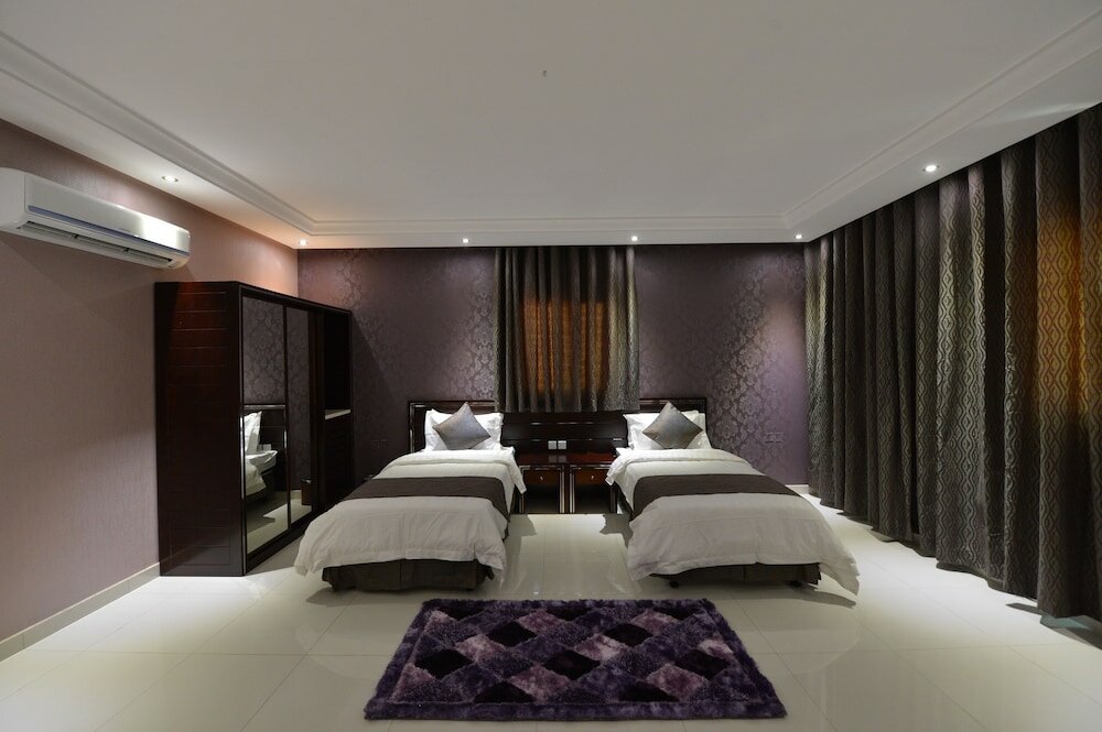 Фото La Fontaine Al Shorouq Suites