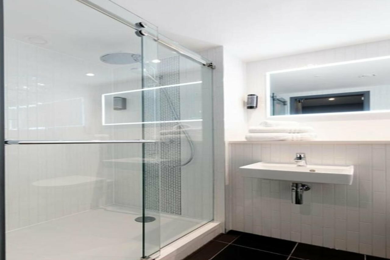 Фото Point A Hotel Dublin Parnell Street