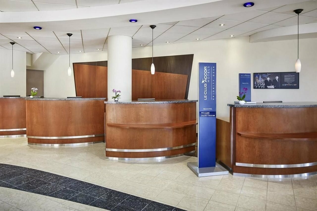 Фото Delta Hotels Toronto Mississauga