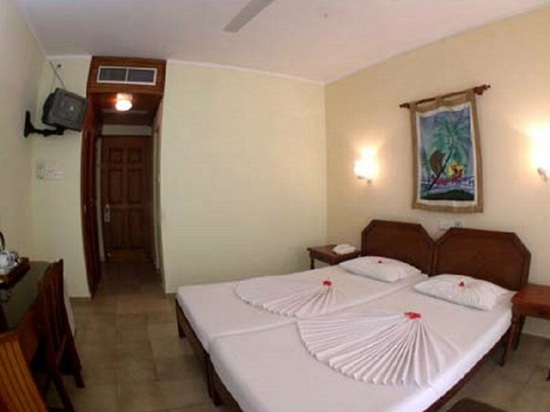 Фото Goldi Sands Hotel