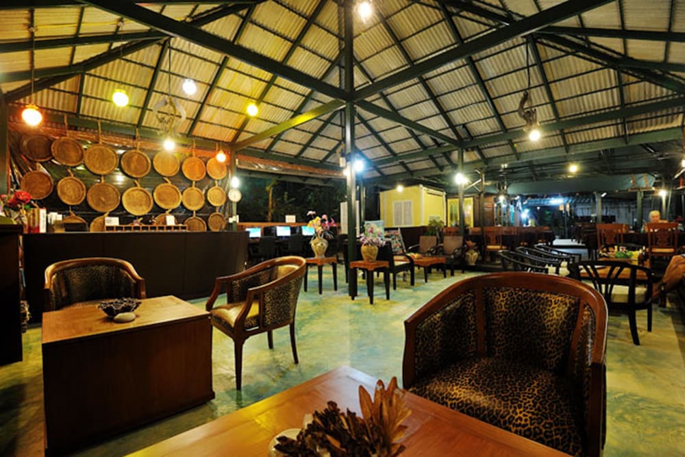 Фото Phi Phi Arboreal Resort