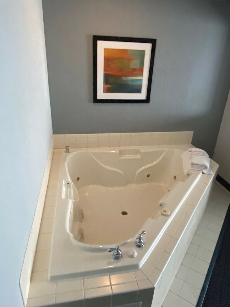 Фото Lakeside Resort and Conference Center