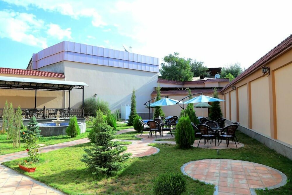 Фото отеля 2