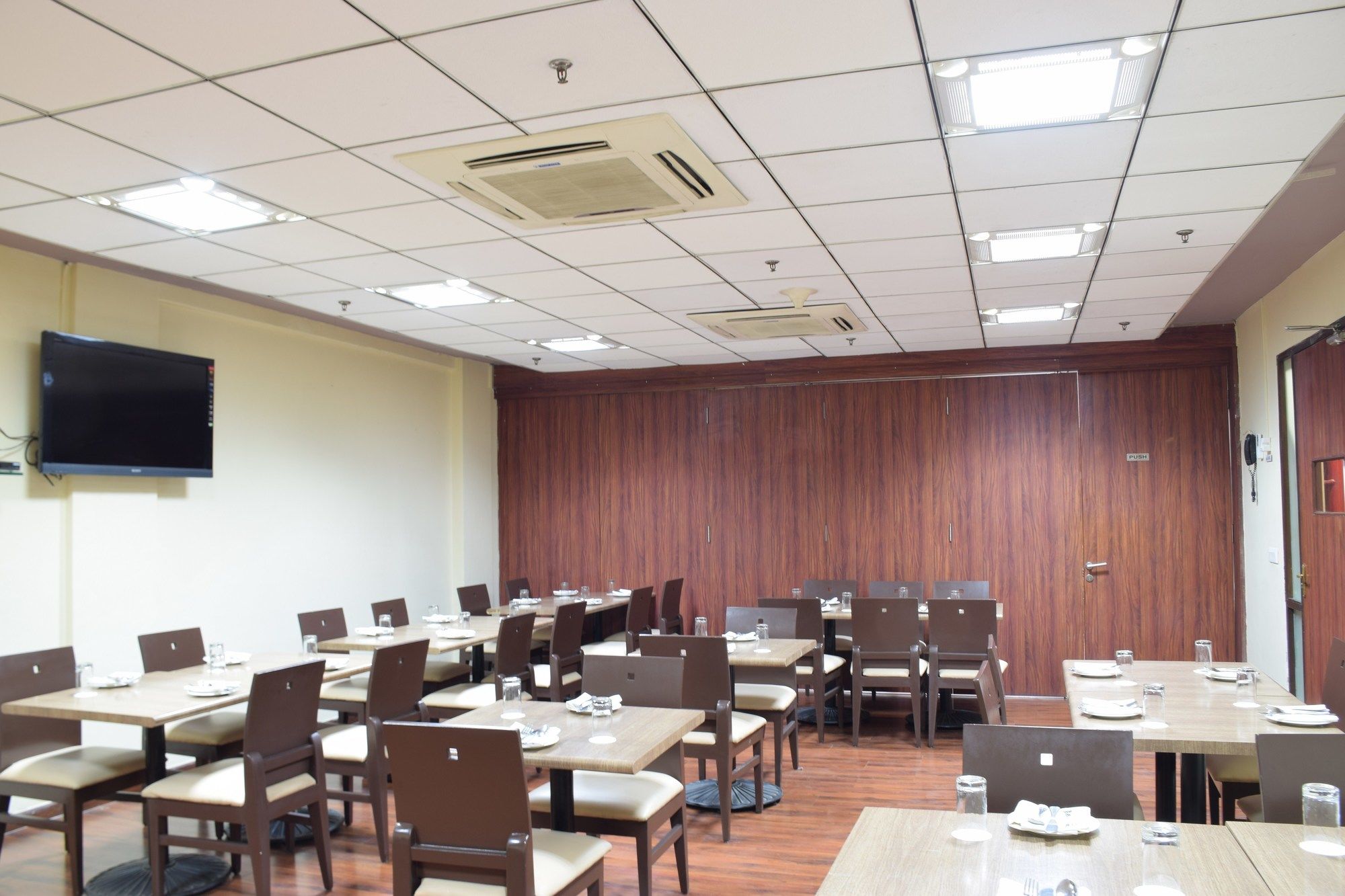 Фото Bloom Boutique - Connaught Place Area