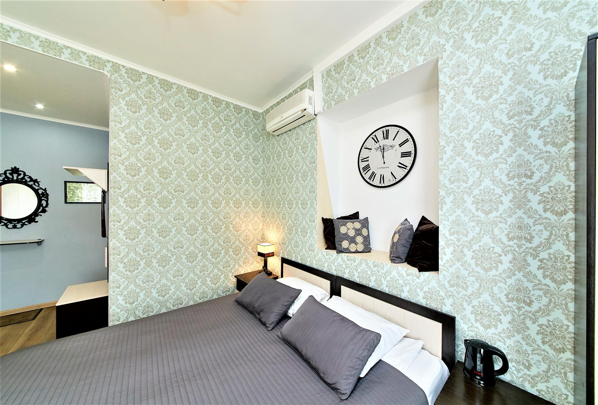 Фото Априори