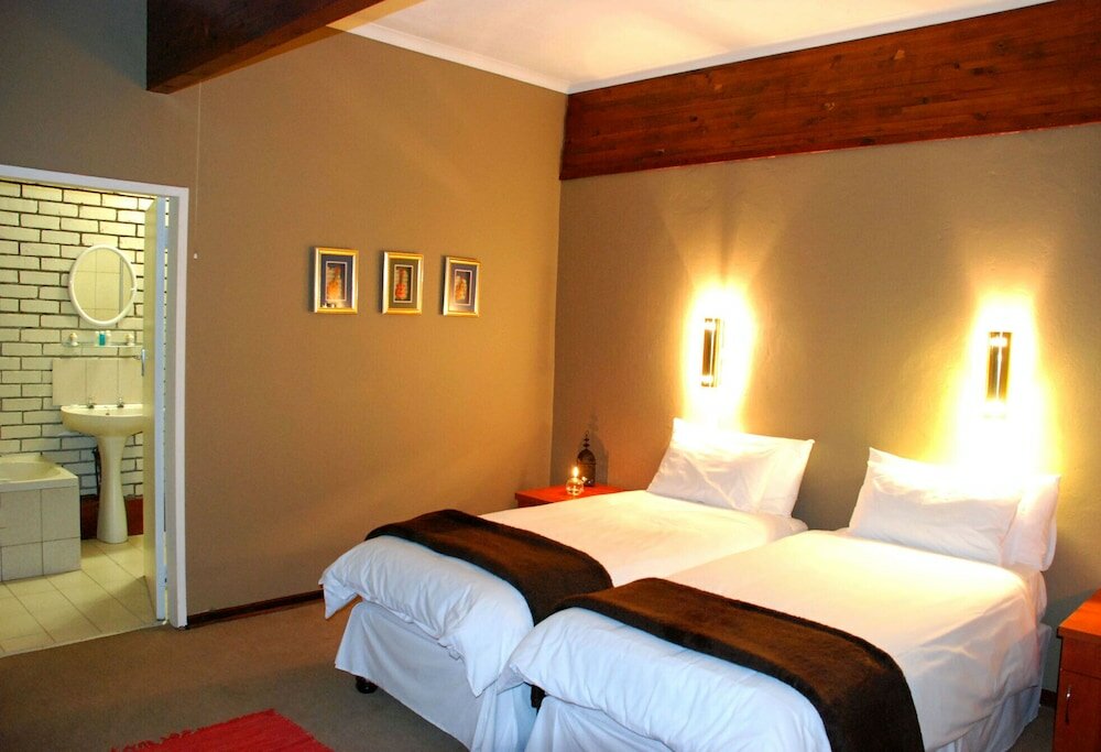 Фото 5 Crown Guest House