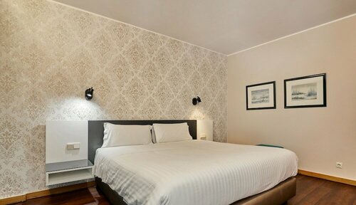 Гостиница Urban Hotel Amadeos