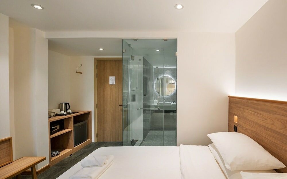 Фото Zen Master Hotel
