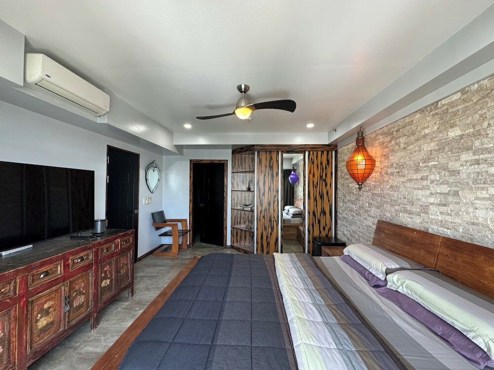 Фото Three bedroom with Balcony in Makati