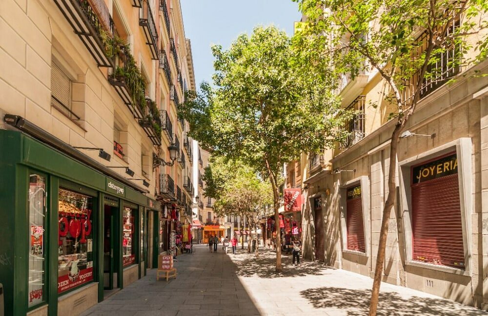 Фото Modern & Beautiful Apt. Historic District - Sol