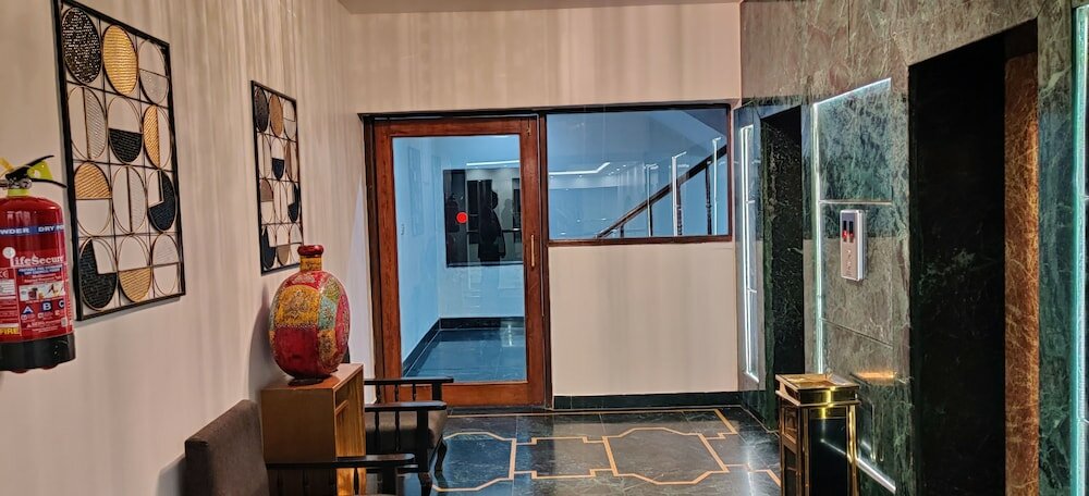 Фото Radiant Globus Hotel