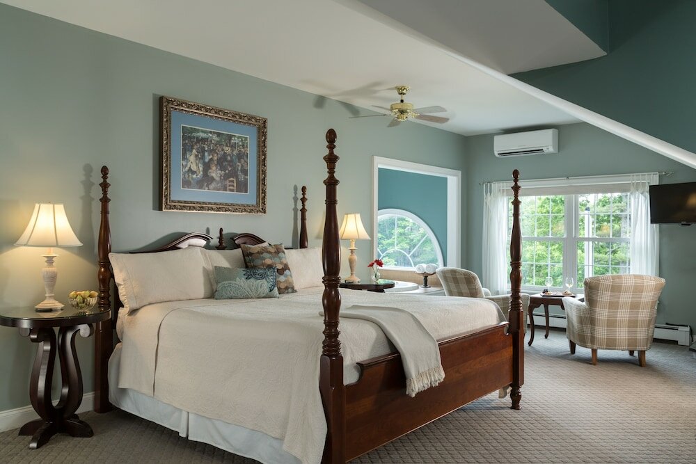 Фото Wolf Cove Inn