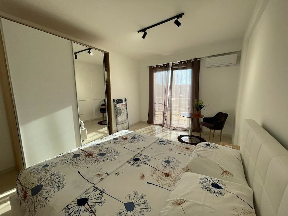 Фото Sunny Apartment