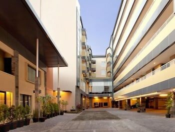 Фото Grand Puri Saron Yogyakarta