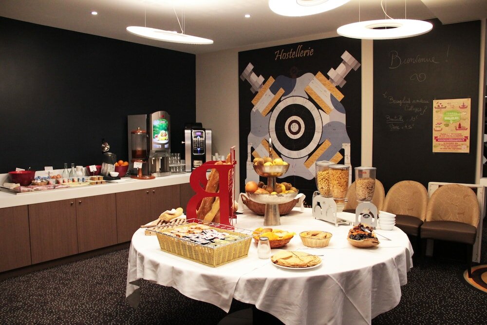 Фото Hostellerie Saint Vincent Beauvais Aéroport