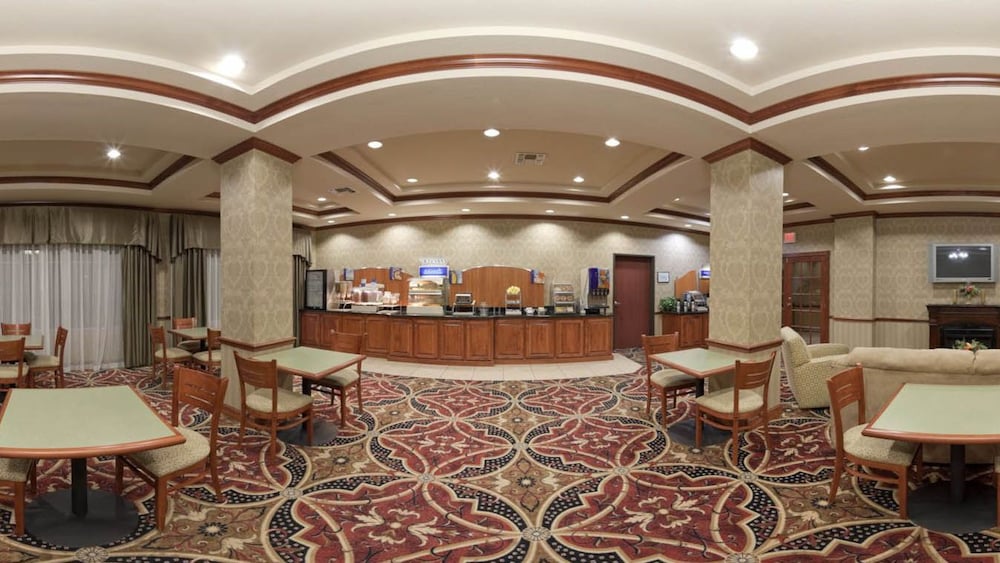 Фото Holiday Inn Express Hotel & Suites Corsicana, an Ihg Hotel