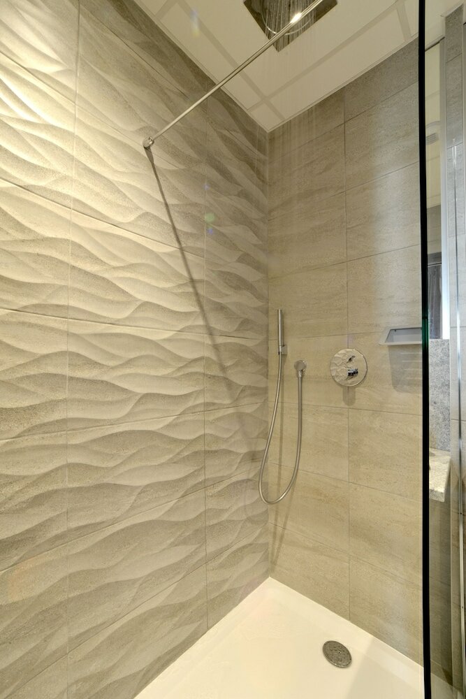 Фото Logis Hôtel Victor Hugo & SPA