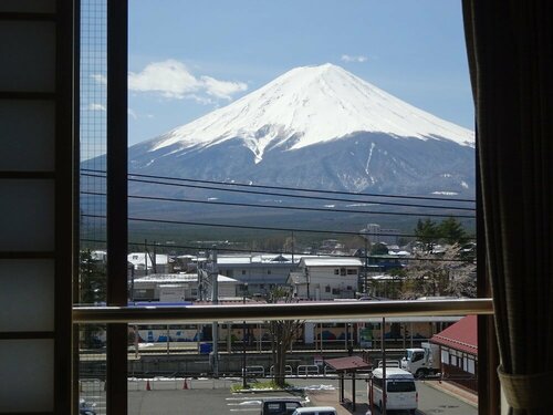 Внешний вид отеля Kawaguchiko Station Inn в Фудзикавагутико, фото 2