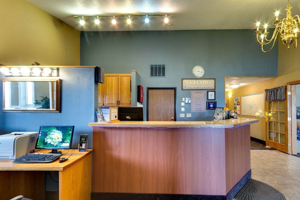 Фото Fireside Inn & Suites
