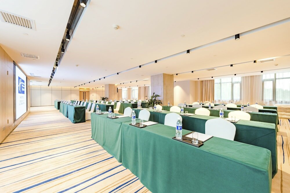 Фото Holiday Inn Express Shijiazhuang Heping, an Ihg Hotel