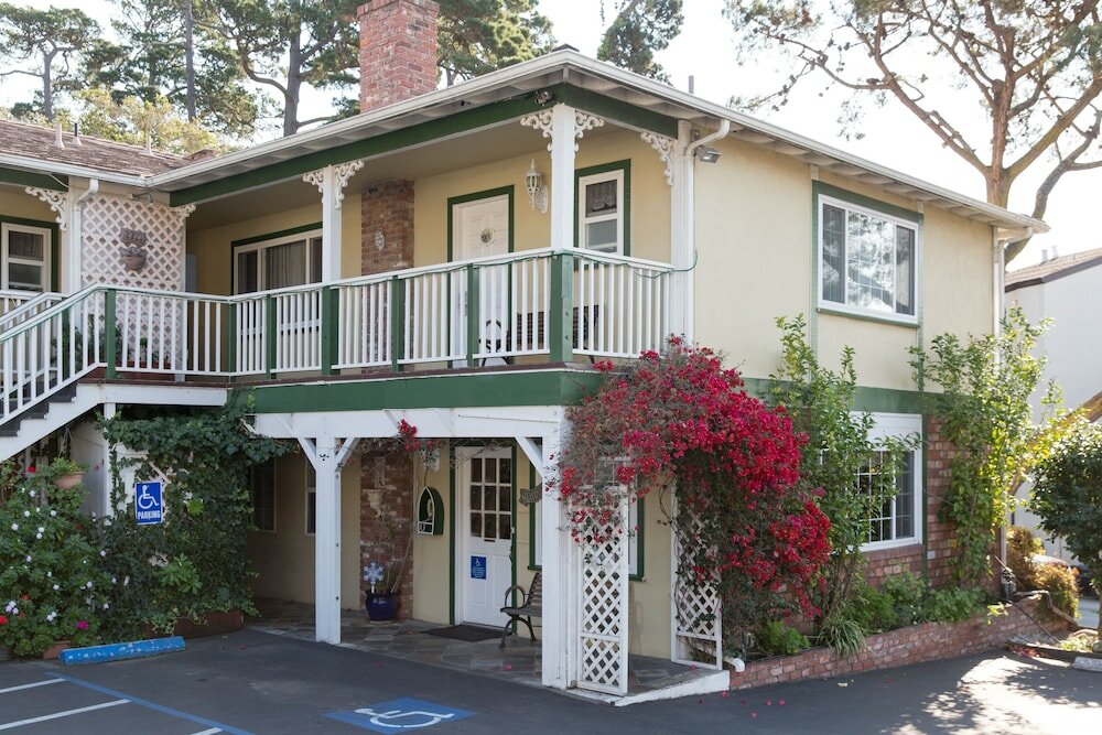 Фото Carmel Inn And Suites