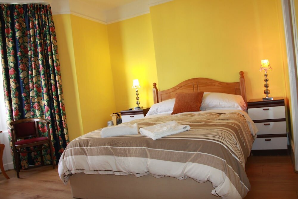 Фото Ambassador Hotel