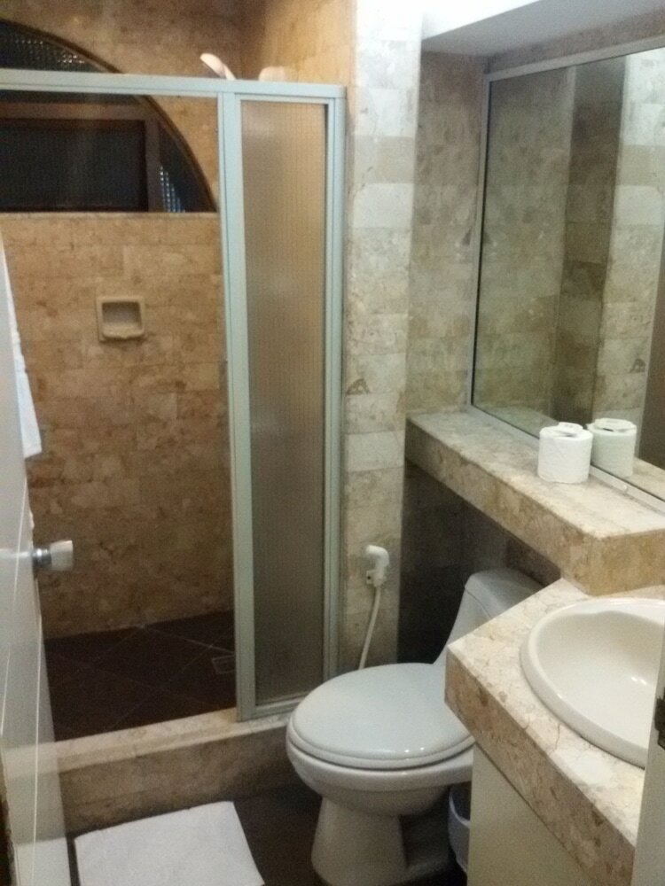 Фото Ralph Anthony Suites