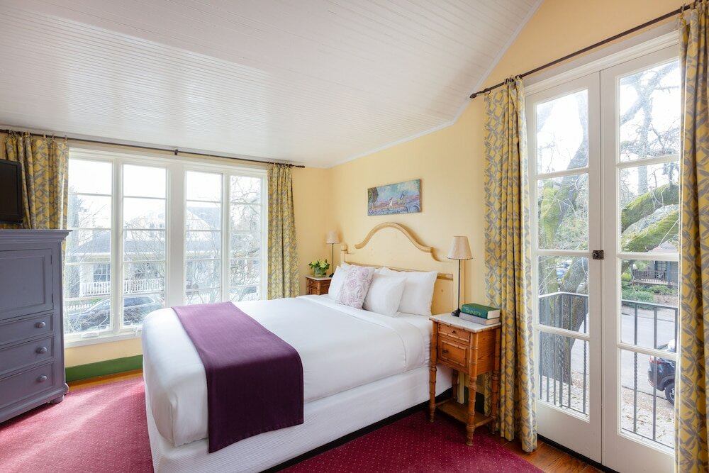 Фото Lavender, A Four Sisters Inn