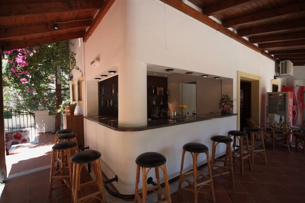 Фото Rena Apartments by Checkin