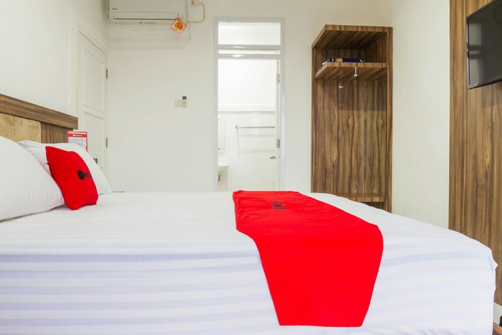 Фото RedDoorz Plus near Sukajadi 2