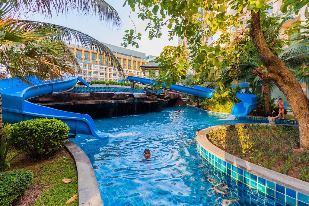 Фото отеля 1